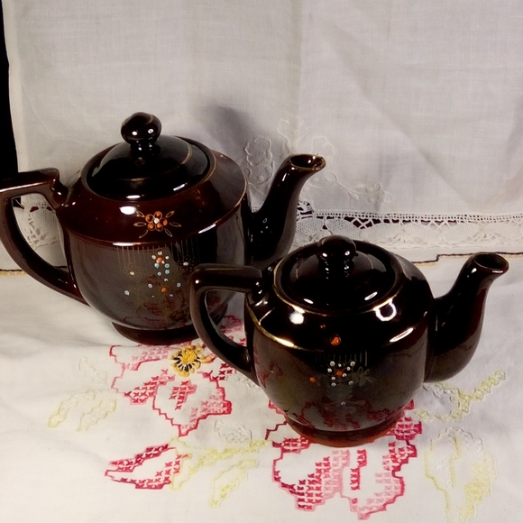 1960s Moriage Redware Teapots - Picture 2 of 16